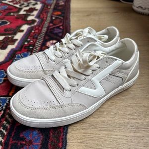 LIKE NEW Vans Lowland Comfy Cush 9W